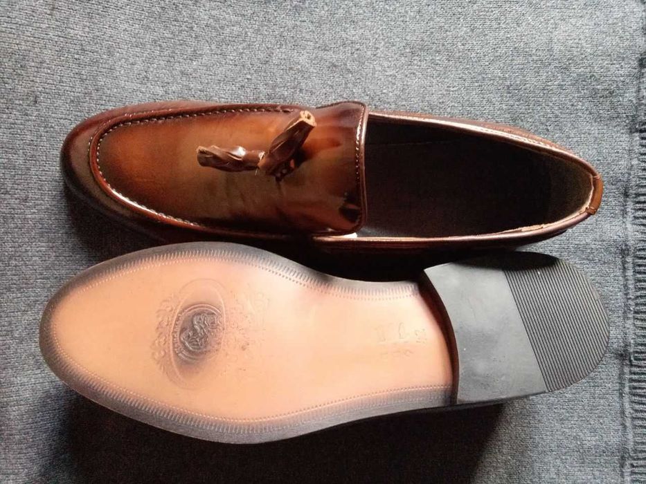 Мужские стильные туфли кожаные коричневые лакированные