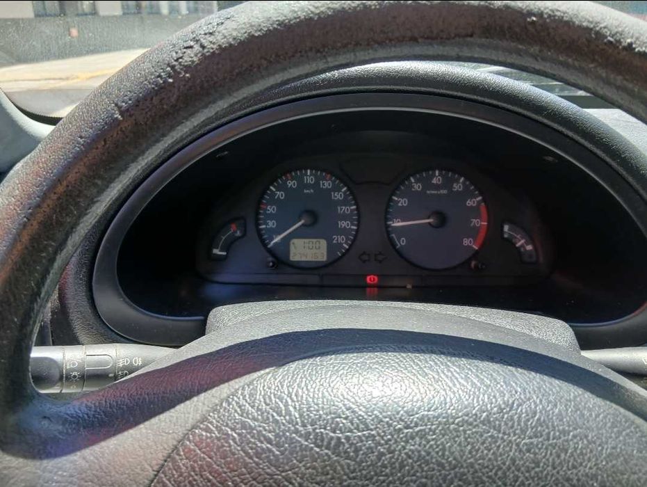 Venta carro cotroen saxo 1000cc ano 2000
