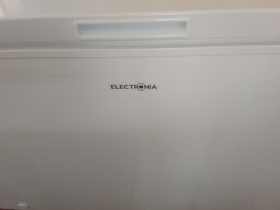 Arca Congeladora ELECTRONIA 300litros (Igual a Nova)