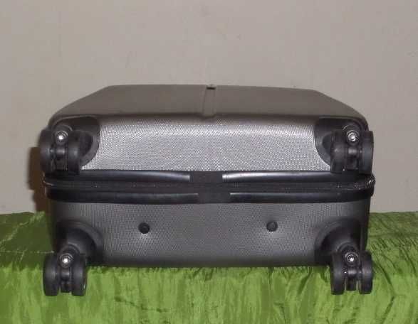 Чемодан пластиковый брендовый GABOL, 4 колеса, 48Х39Х19 см.