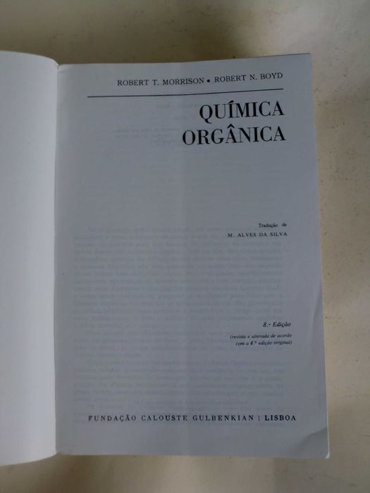 Química Orgânica
de R. Morrison e R. Boyd