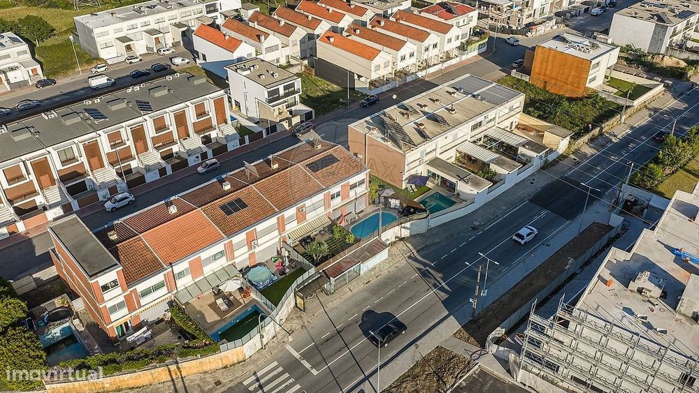 Moradia Gaveto T3 com piscina em Palmeira, Braga!