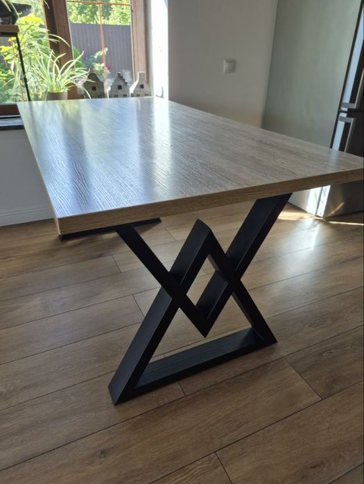 Стіл обідній в стилі лофт