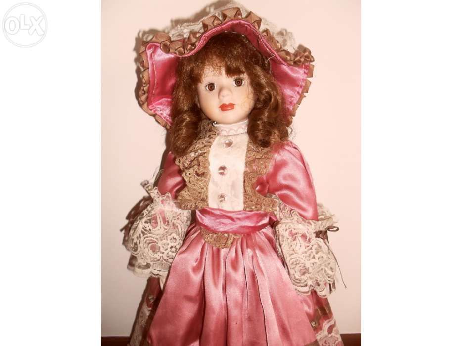 Boneca de porcelana