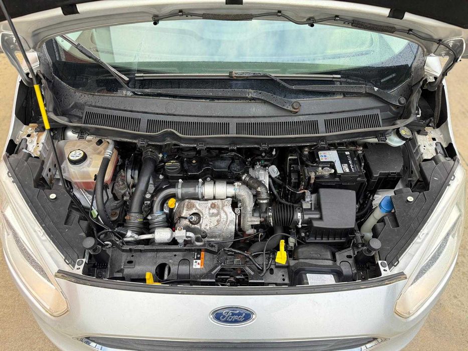 Ford Tourneo Courier 1.5 TDCi Titanium