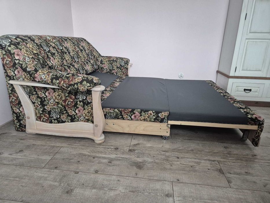 Sofa klasyczna do salonu-Ludwik Clacic z funkcją spania