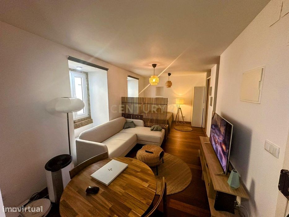 Apartamento T1 transformado em T0 no coração de Lisboa. — Arroios, Lisboa