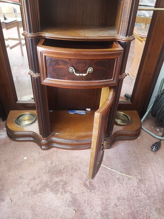 Móvel de entrada com espelho