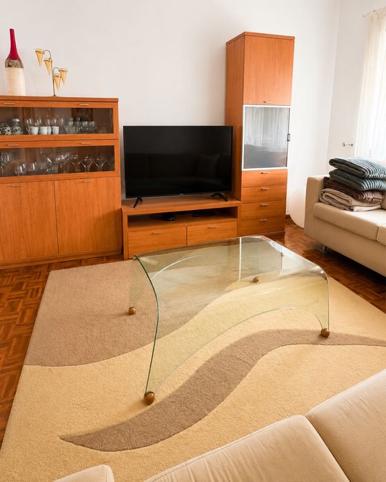 Mesa de Centro em Vidro Curvo Espesso – Design Moderno | 90 × 60 cm