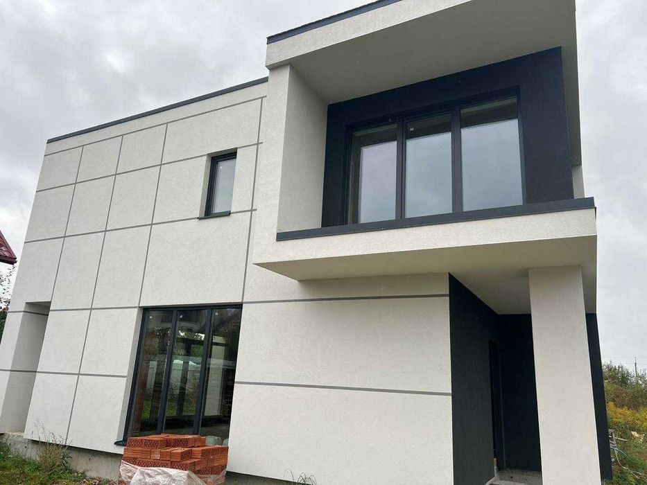 Продаж котеджу в топовій локації у м. Пустомити