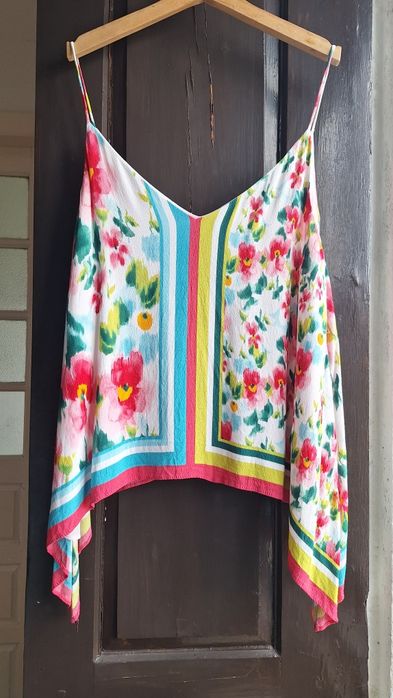 Top Alças Zara Floral

Tamanho M

Usado poucas vezes