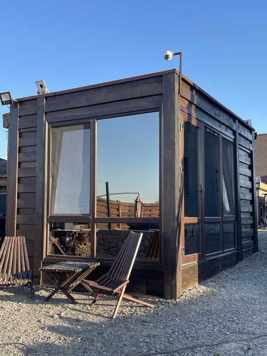 Деревяна альтанка, будиночок