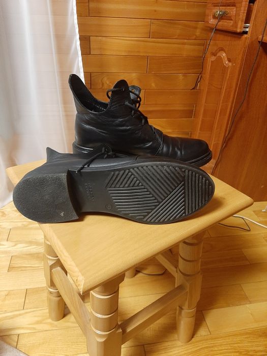 Кожані ботінки осінні