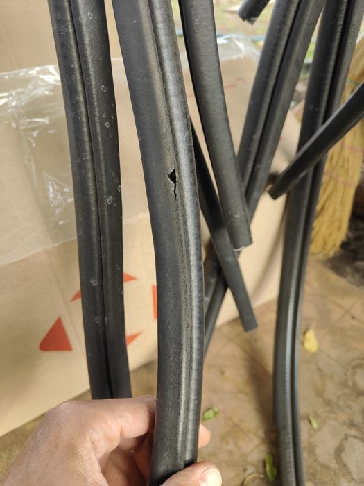 Уплотнитель двери outlander 3