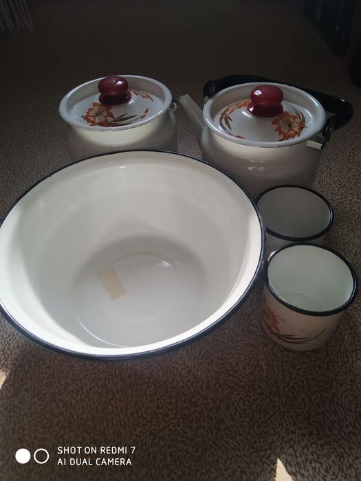 Набір посуду емальований часів СРСР