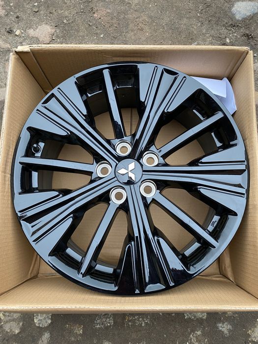 4 Oryginalne Alufelgi Mitshubishi 5x114,3 18” 7J18H2 ET38 Jak Nowe