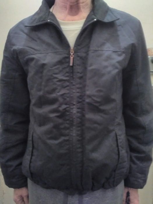 черная куртка деми на подростка