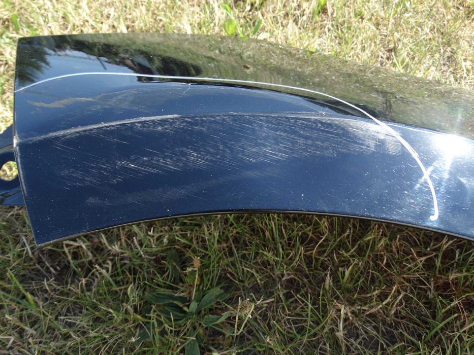 Błotnik lewy przedni Ford Fiesta MK8