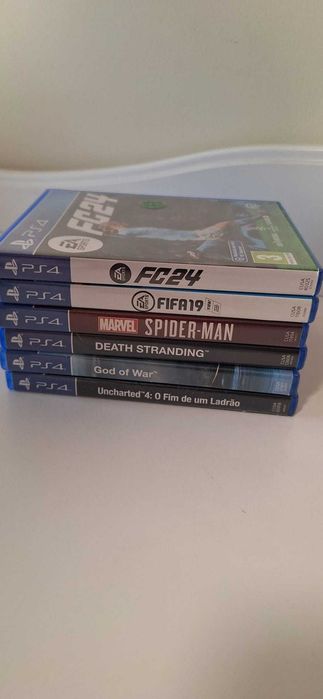 PS4 Slim 1TB + 2 comandos Sony + 6 jogos
