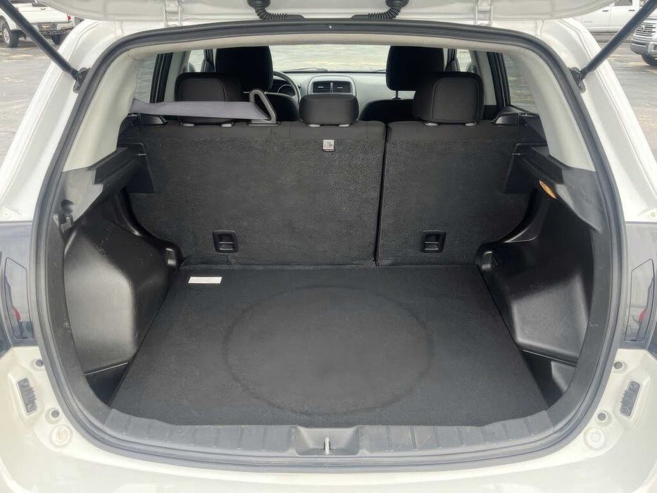 Mitsubishi Outlander      2021
