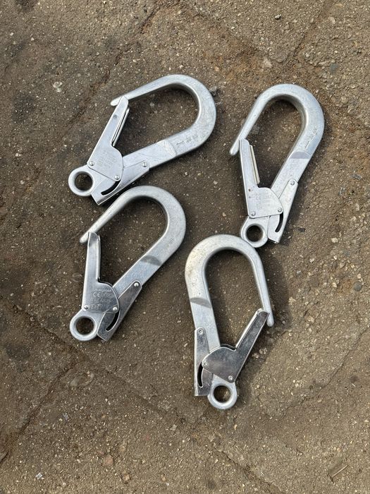 Hak karabinek wspinaczkowy aluminiowy zatrzaskowy automatyczny 20kn