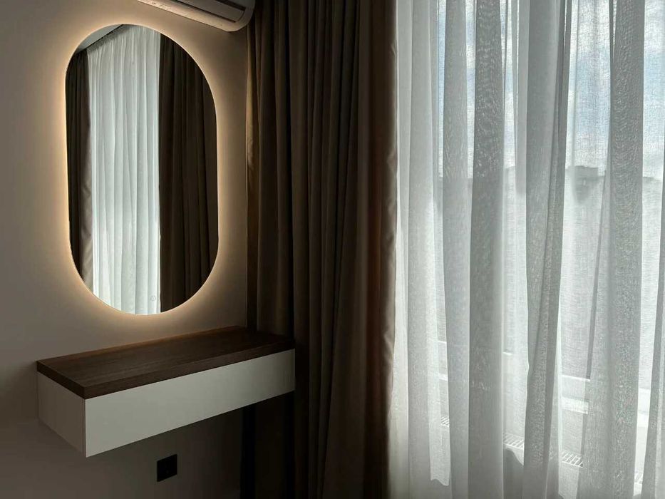 Укомплектована двокімнатна з видом на гори