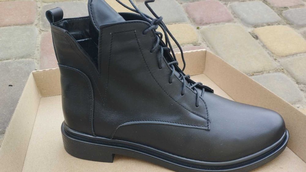 Шкіряні осінні ботінки