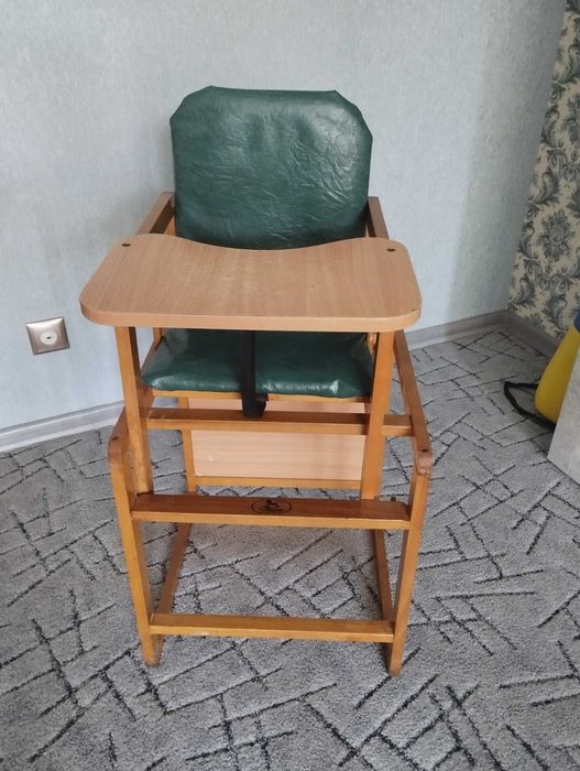 Стільчик для годування трансформер