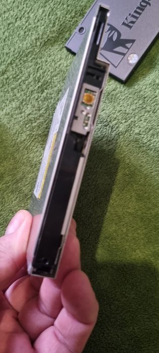 Продам  для ноутбук  DVD привод зарядное  жосткий диск   SSD  Hdd