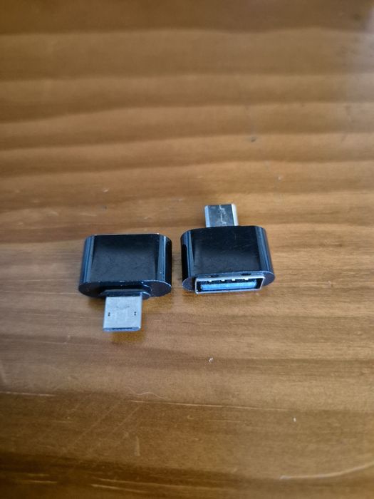 Conjunto 2 Adaptador OTG Micro USB para USB preto

Bovo sem uso