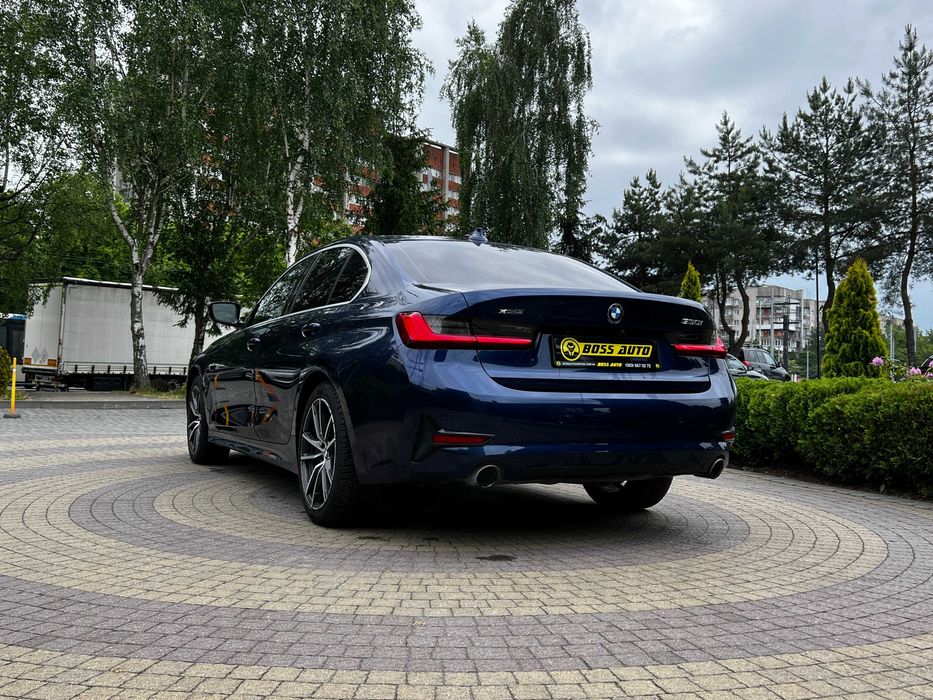 BMW 330 І 2019 року