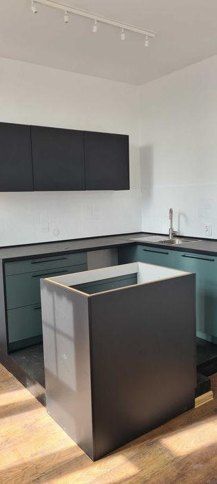 3 pokoje + aneks kuchenny pow. 76 m2, c.o. wyremontowane, niska stawka czynszu, umowa na czas nieokreślony, Centrum - 41 tys. zł