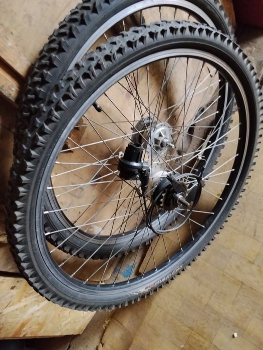 Колесо 26 с планетарной втулкой Shimano Nexus  7 передач  ,динамовтулк