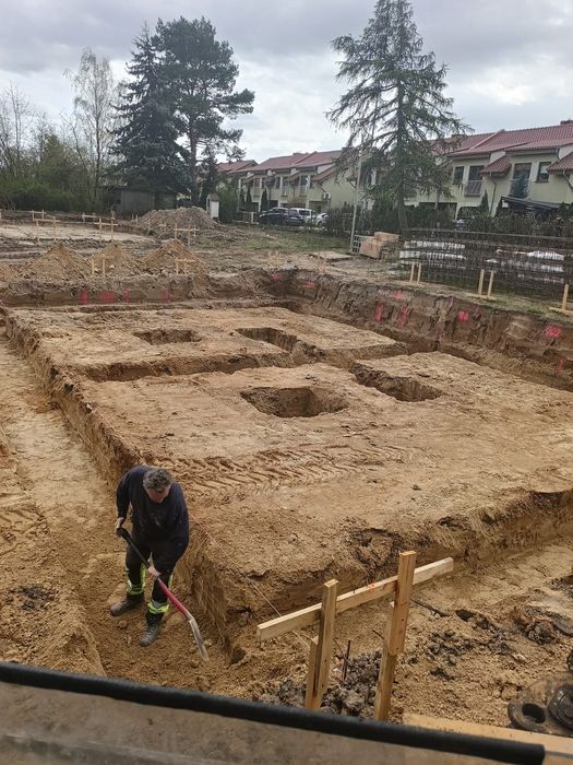 Usługi koparko-ładowarką