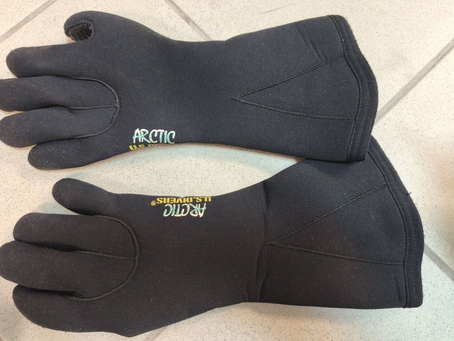 Conjunto de artigos de mergulho com possibilidade de venda em separado