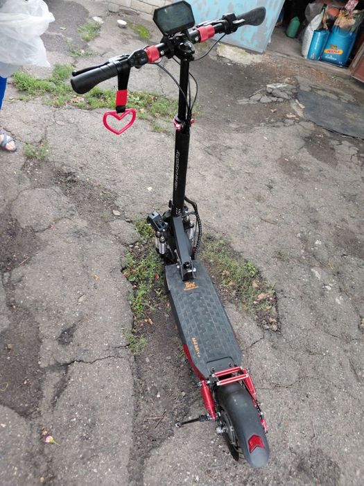 Продам электросамокат KugooKirin M4 Max+