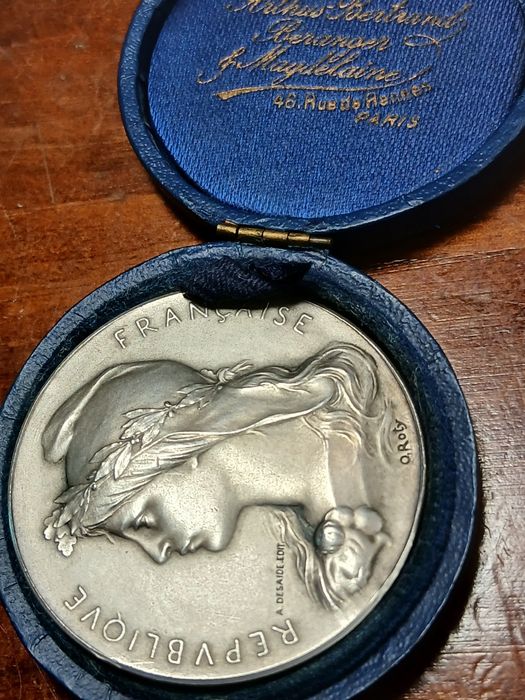 Medalha em prata francesa