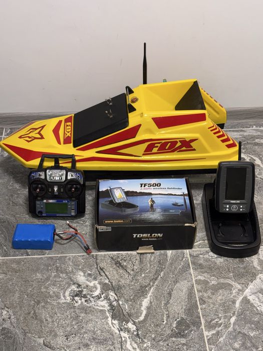 Продам карповый кораблик Fox