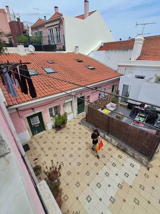 T-2 Duplex,mobilado, equipad+pátio. Alfama,CENTRO Lisboa.Só renda+caução