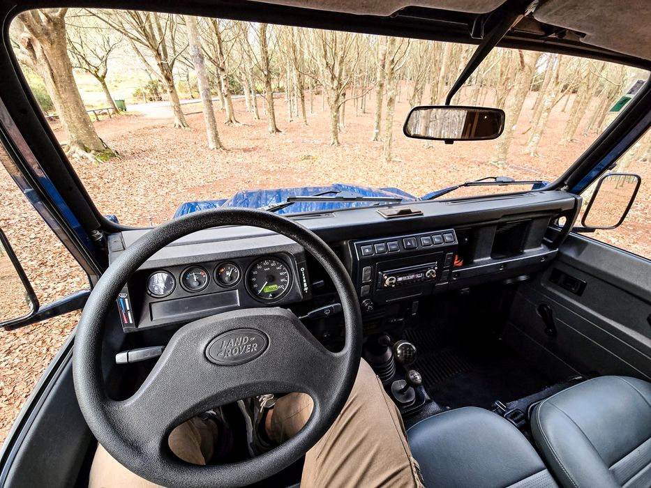 Land Rover Defender Td5 Soft Top Santa Cruz • OLX.pt