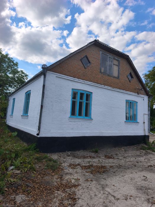 Продаж будинку в центрі Таращі