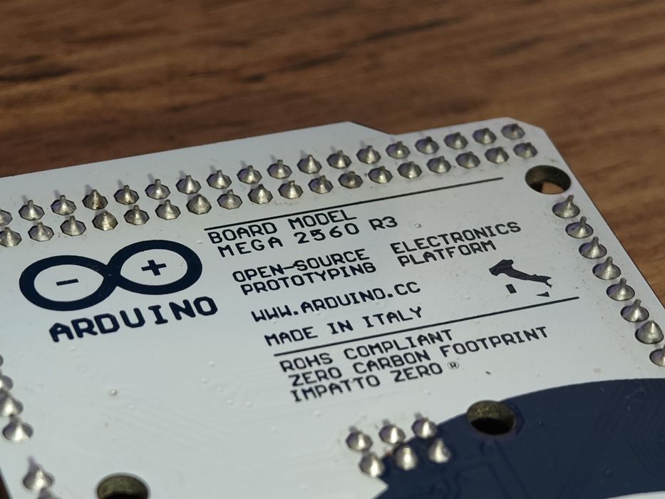 Оригінальна Arduino Mega 2560 R3