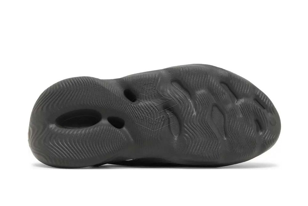 Adidas YEEZY FOAM RUNNER Carbon – Buty | IG5349