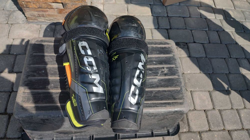 Hokejowe ochraniacze goleni