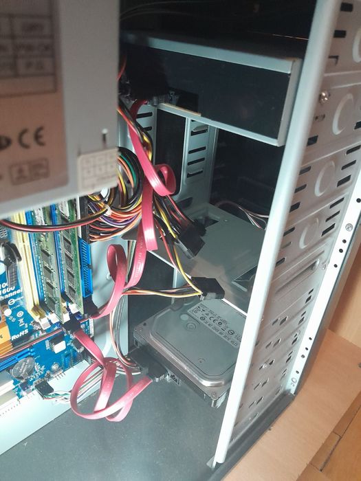 Персональный комп'ютер повний комплект, робочий, з монітором та столом