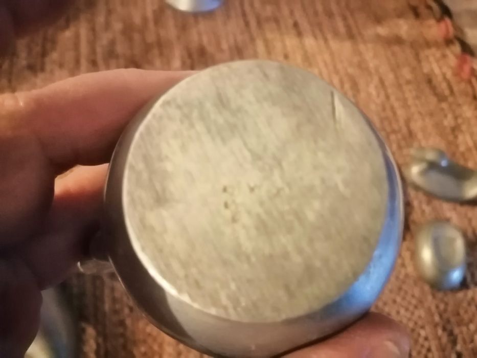 Quatro peças de estanho
