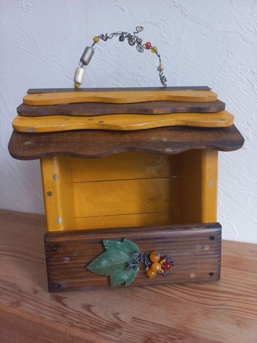 Годівнички Кормушки для мелких птиц 400 грн: синиц, воробьёв.