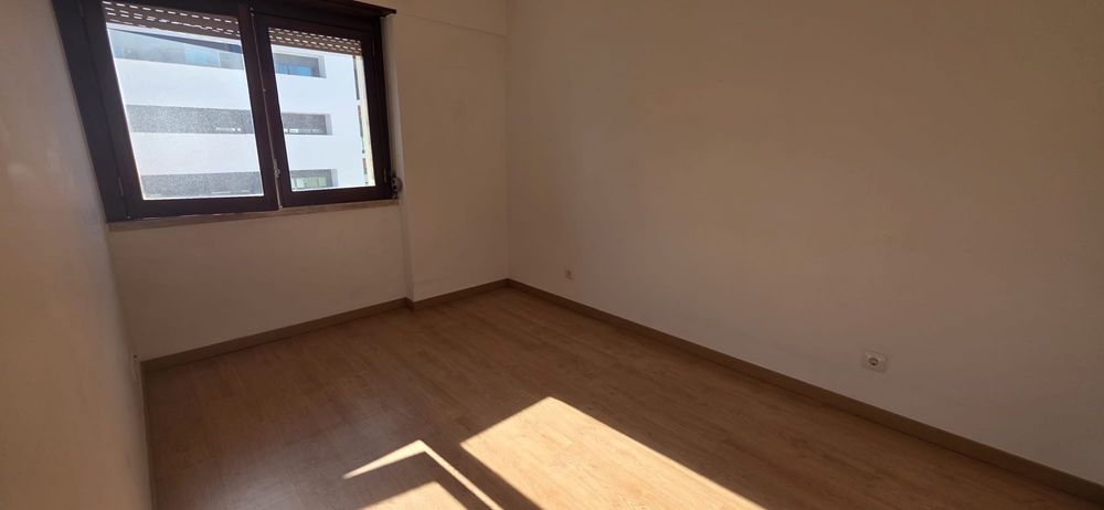 T2 em Odivelas perto do metro
