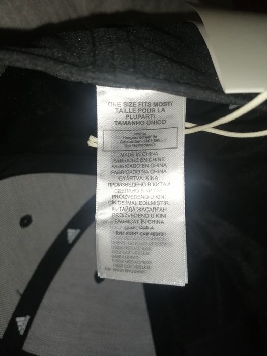 Продам кепку Adidas, новая с биркой