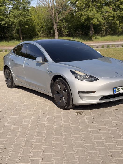 Tesla model 3 long range